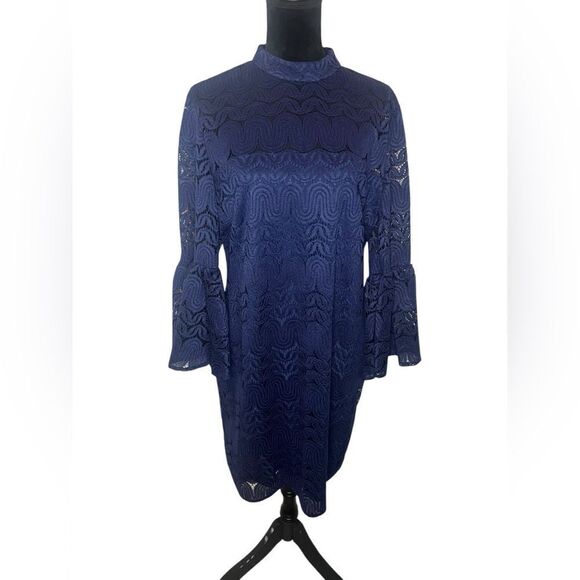 NWT TRINA TURK STUNNING LACE BELL SLEEVE NAVY COCKTAIL DRESS WOMENS SIZE 14 - Picture 4 of 10